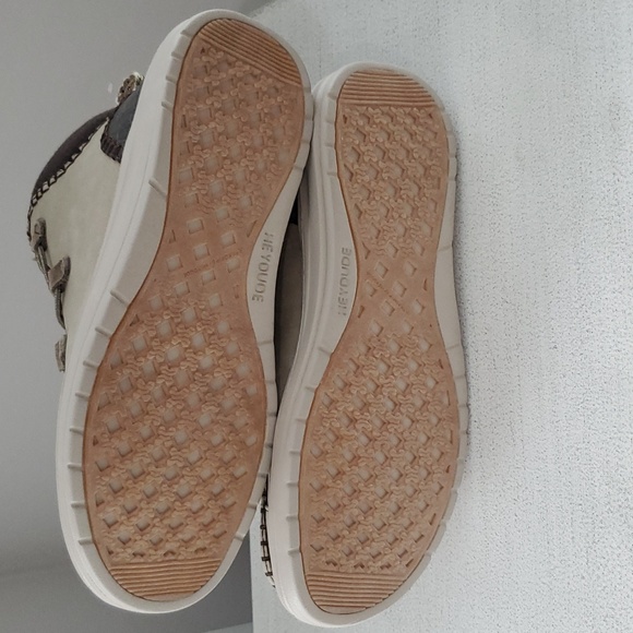 HEY DUDE ELOISE BOOTS - Picture 6 of 11